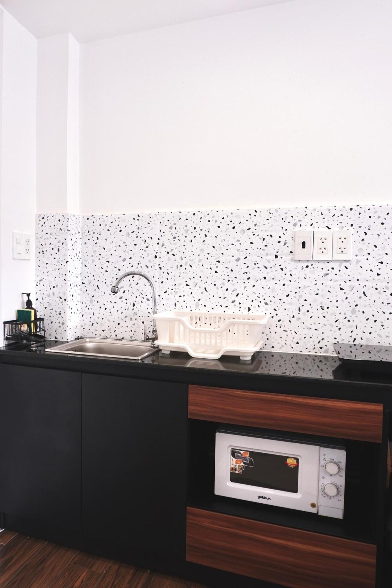 Cozy Minimalist Near Bui Vien Walking Street, District 1 Апартаменты Хошимин