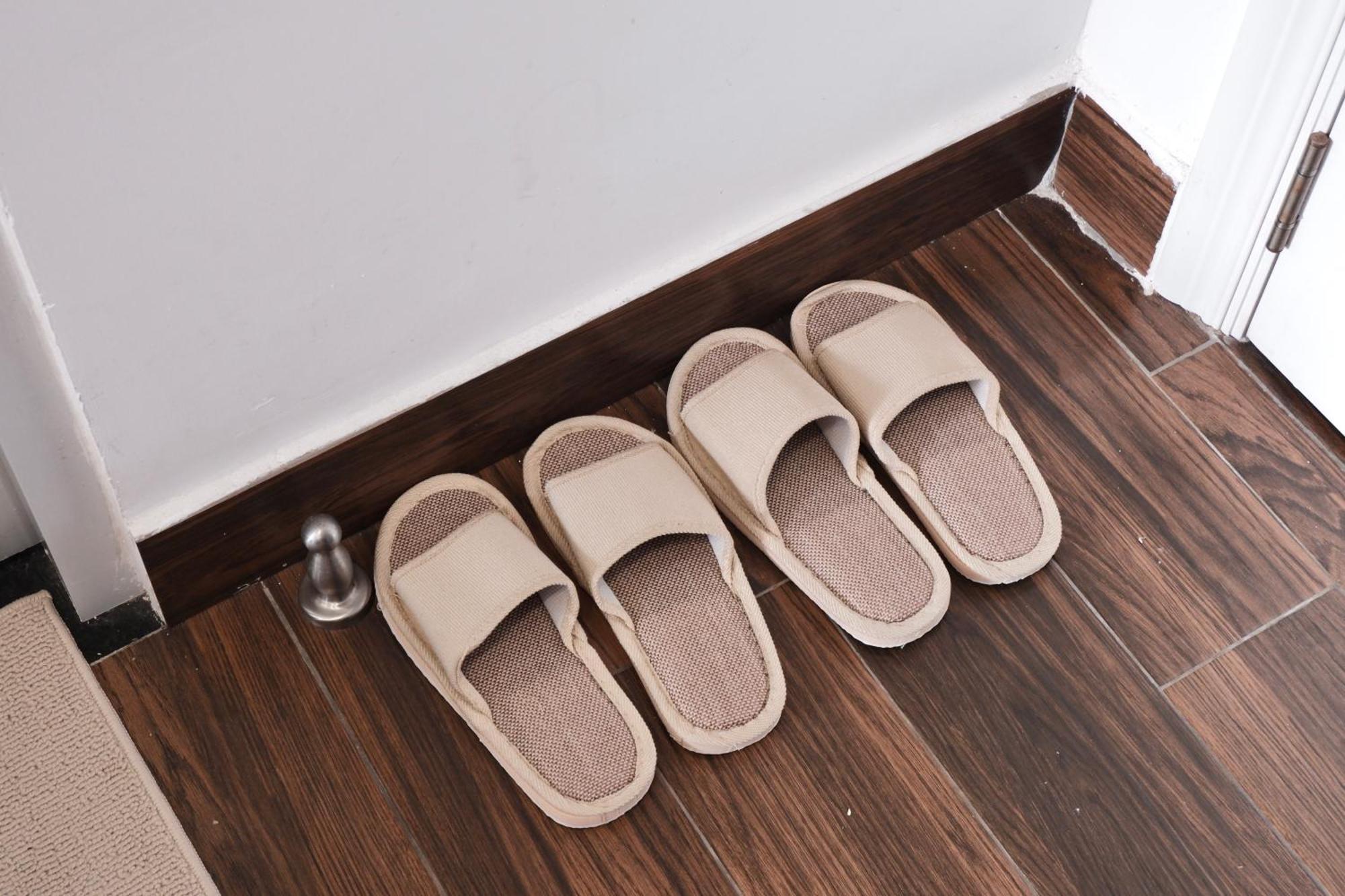 Cozy Minimalist Near Bui Vien Walking Street, District 1 * Хошимин